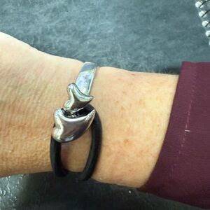 Silver and Black leather double heart Women's Bracelet NWT